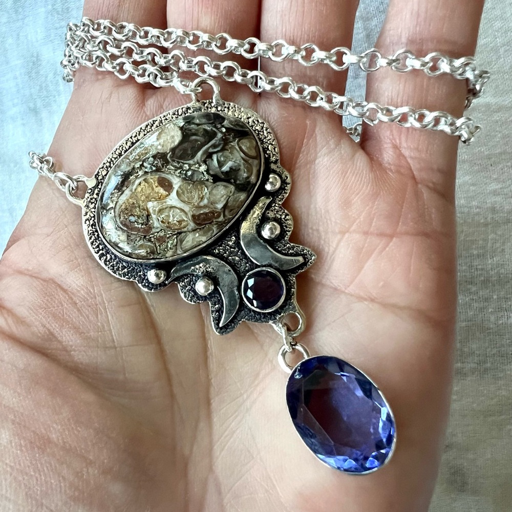 925 WOW WOW! Turitella Fossil Luna Moon Necklace